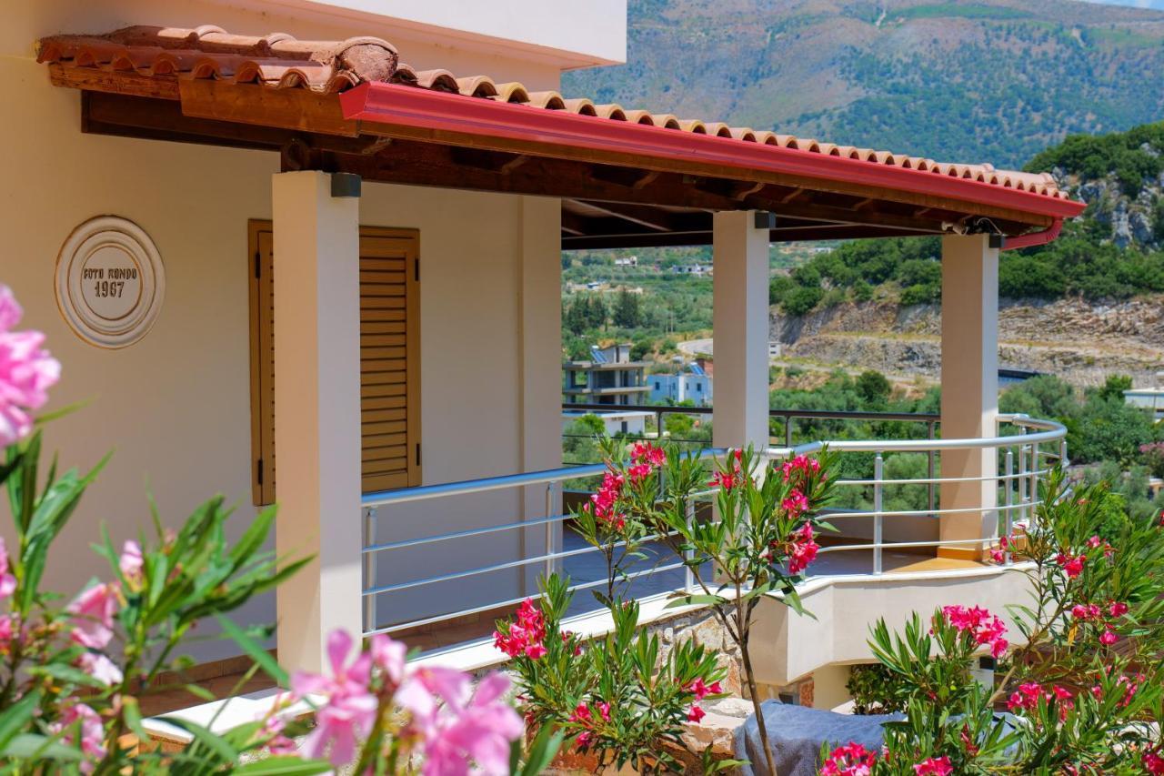 Royal 1967 Bed & Breakfast Himare Bagian luar foto