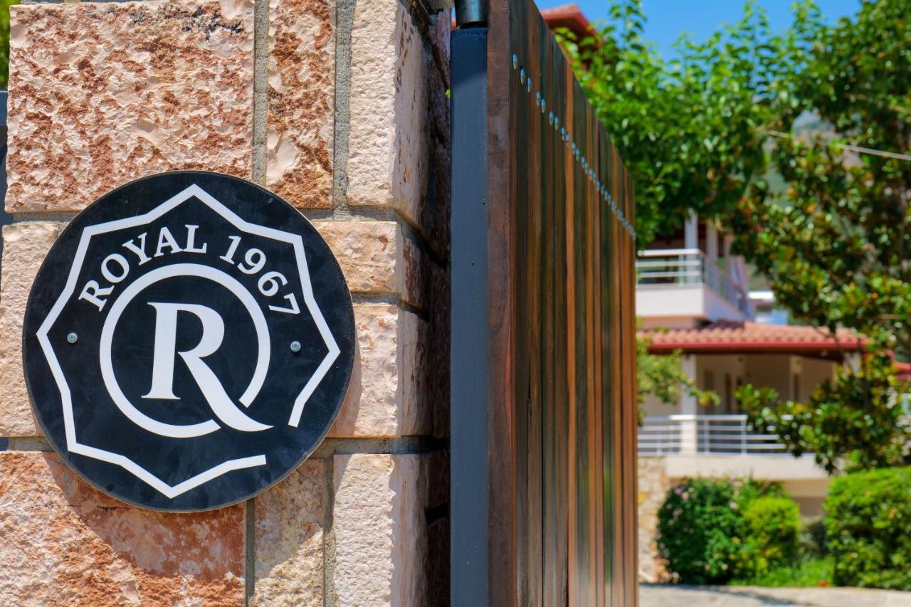 Royal 1967 Bed & Breakfast Himare Bagian luar foto