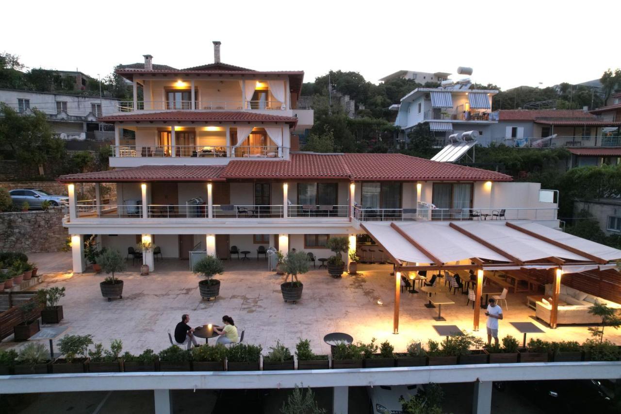 Royal 1967 Bed & Breakfast Himare Bagian luar foto