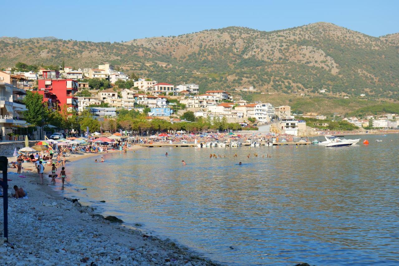 Royal 1967 Bed & Breakfast Himare Bagian luar foto