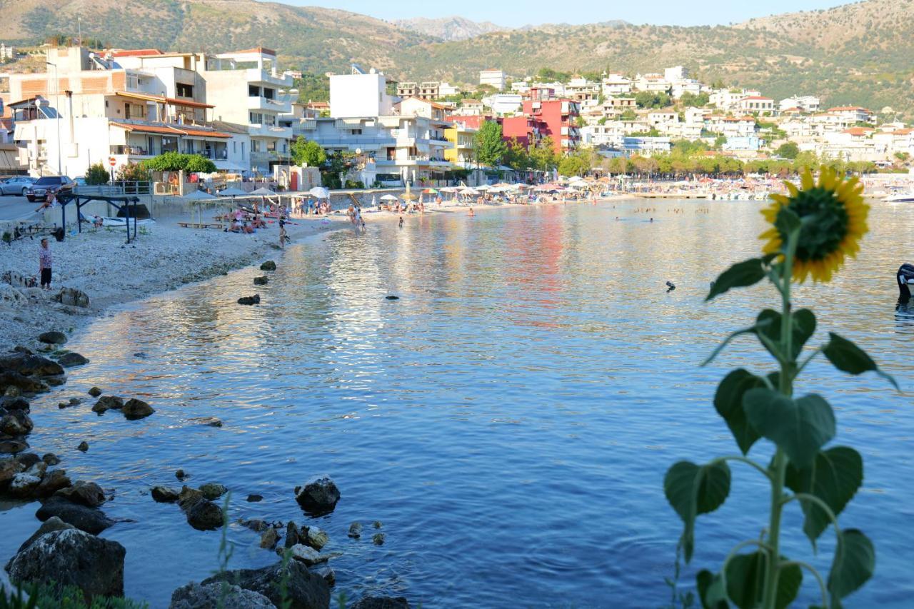 Royal 1967 Bed & Breakfast Himare Bagian luar foto