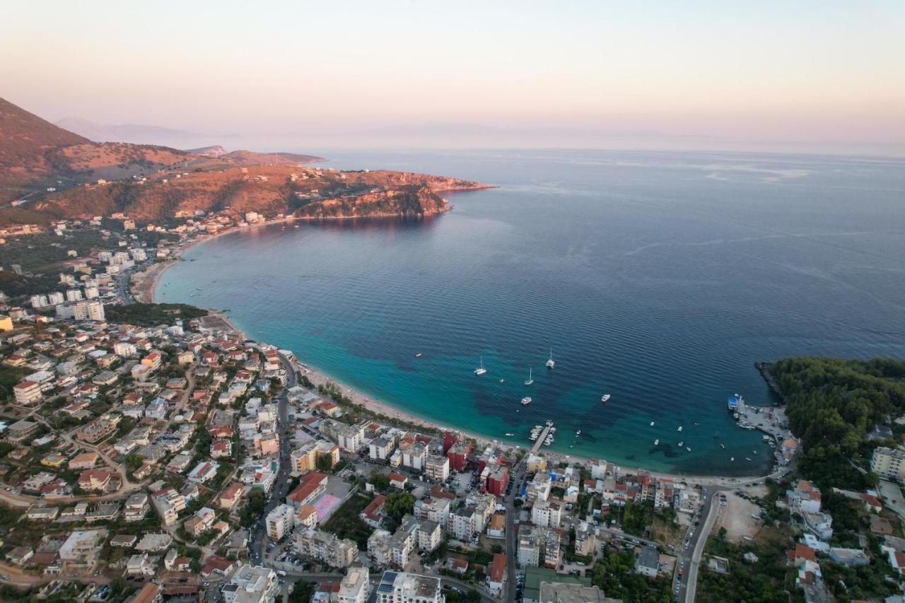 Royal 1967 Bed & Breakfast Himare Bagian luar foto