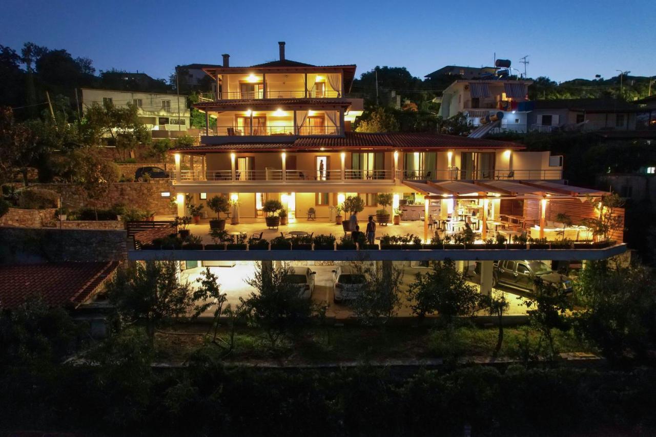 Royal 1967 Bed & Breakfast Himare Bagian luar foto
