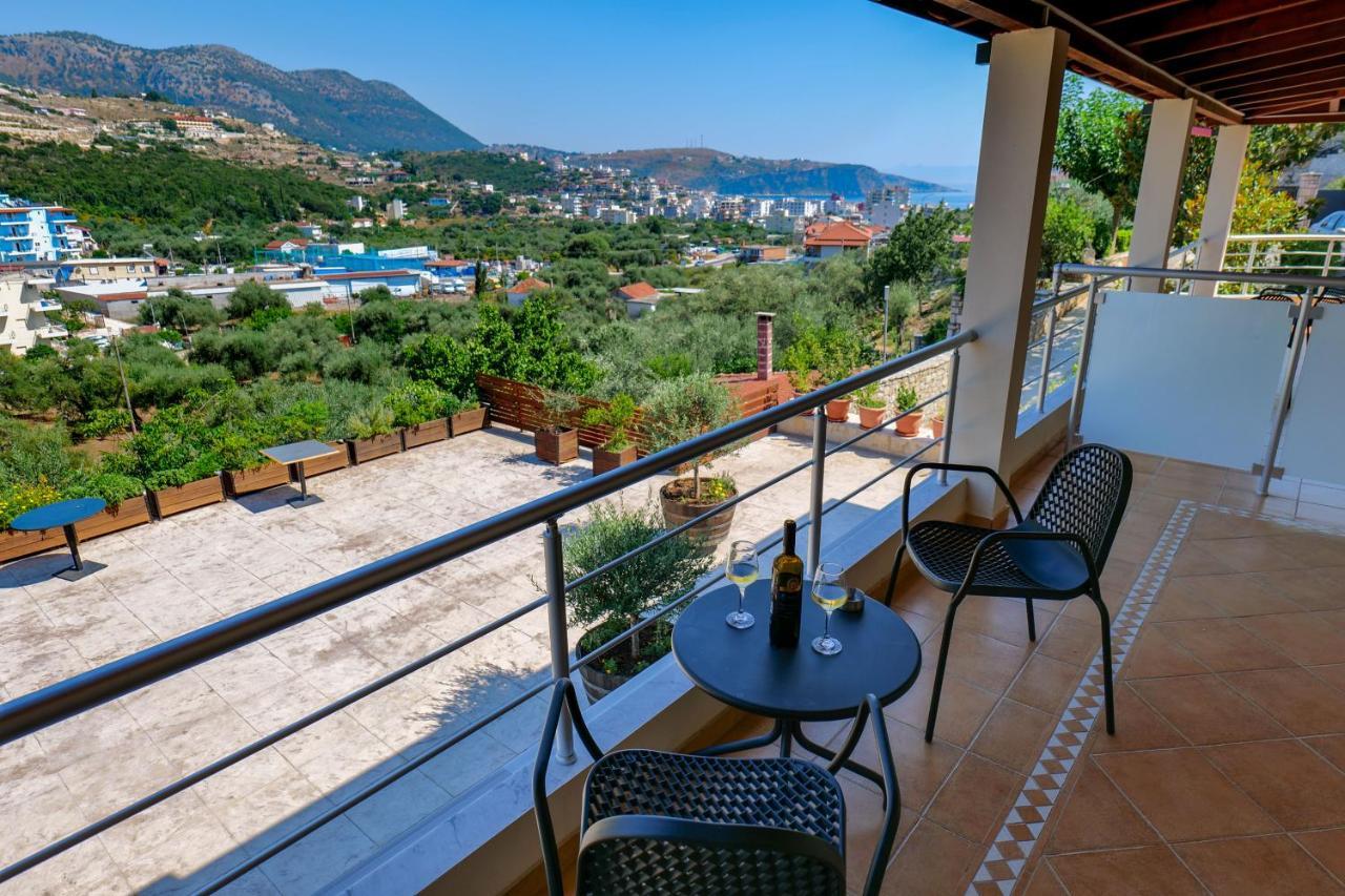 Royal 1967 Bed & Breakfast Himare Bagian luar foto