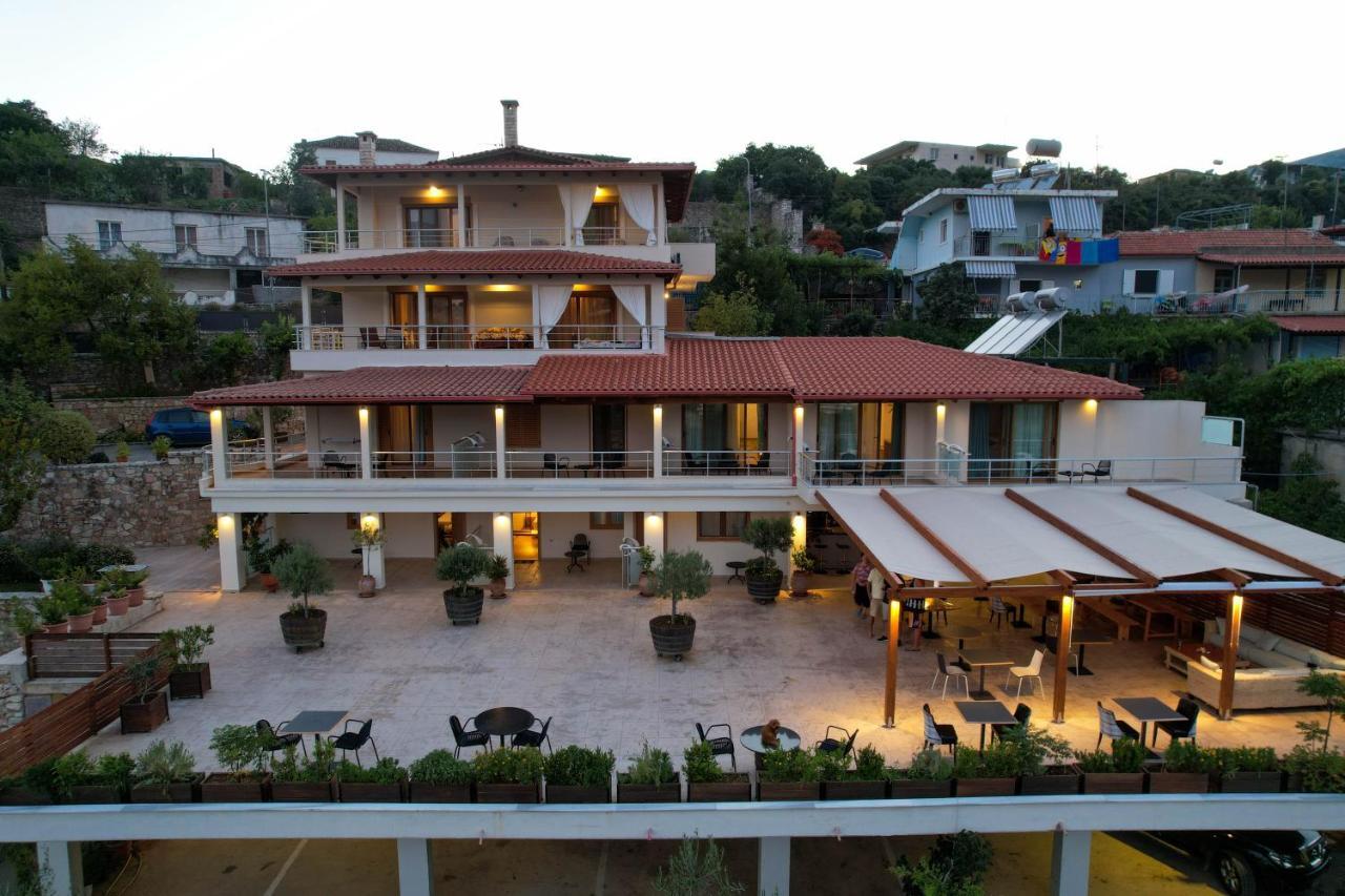 Royal 1967 Bed & Breakfast Himare Bagian luar foto