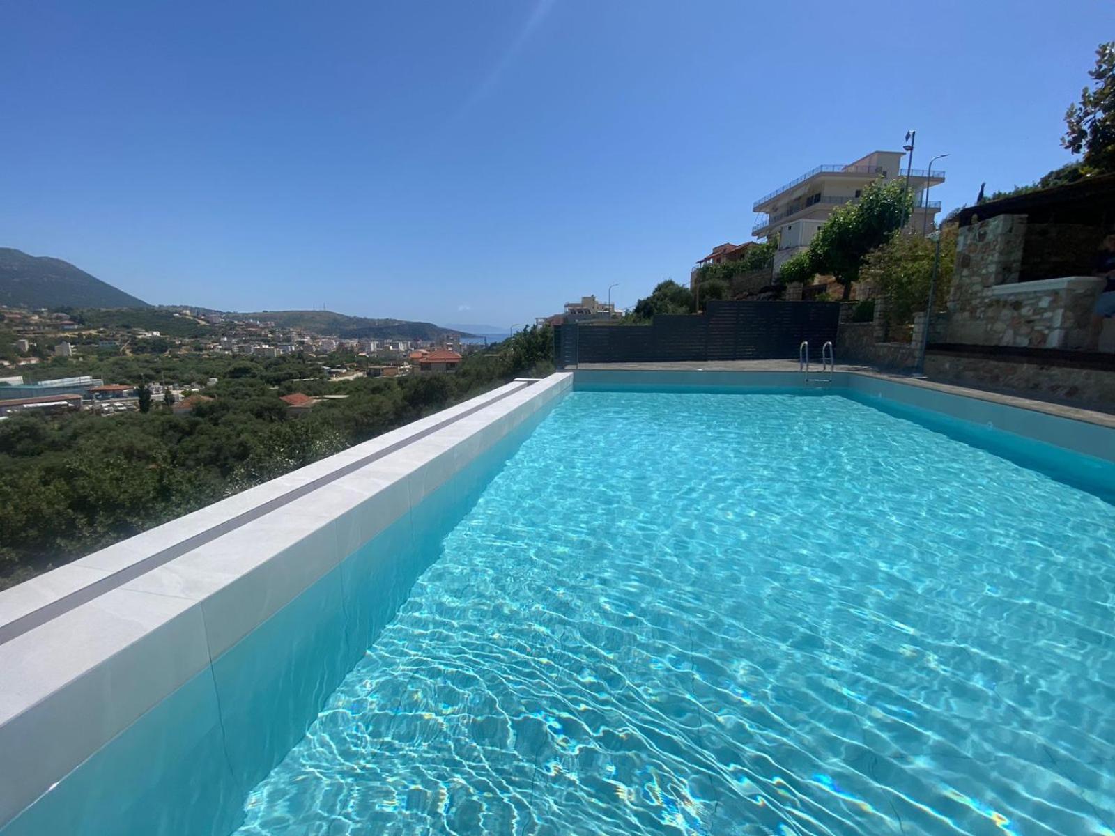 Royal 1967 Bed & Breakfast Himare Bagian luar foto