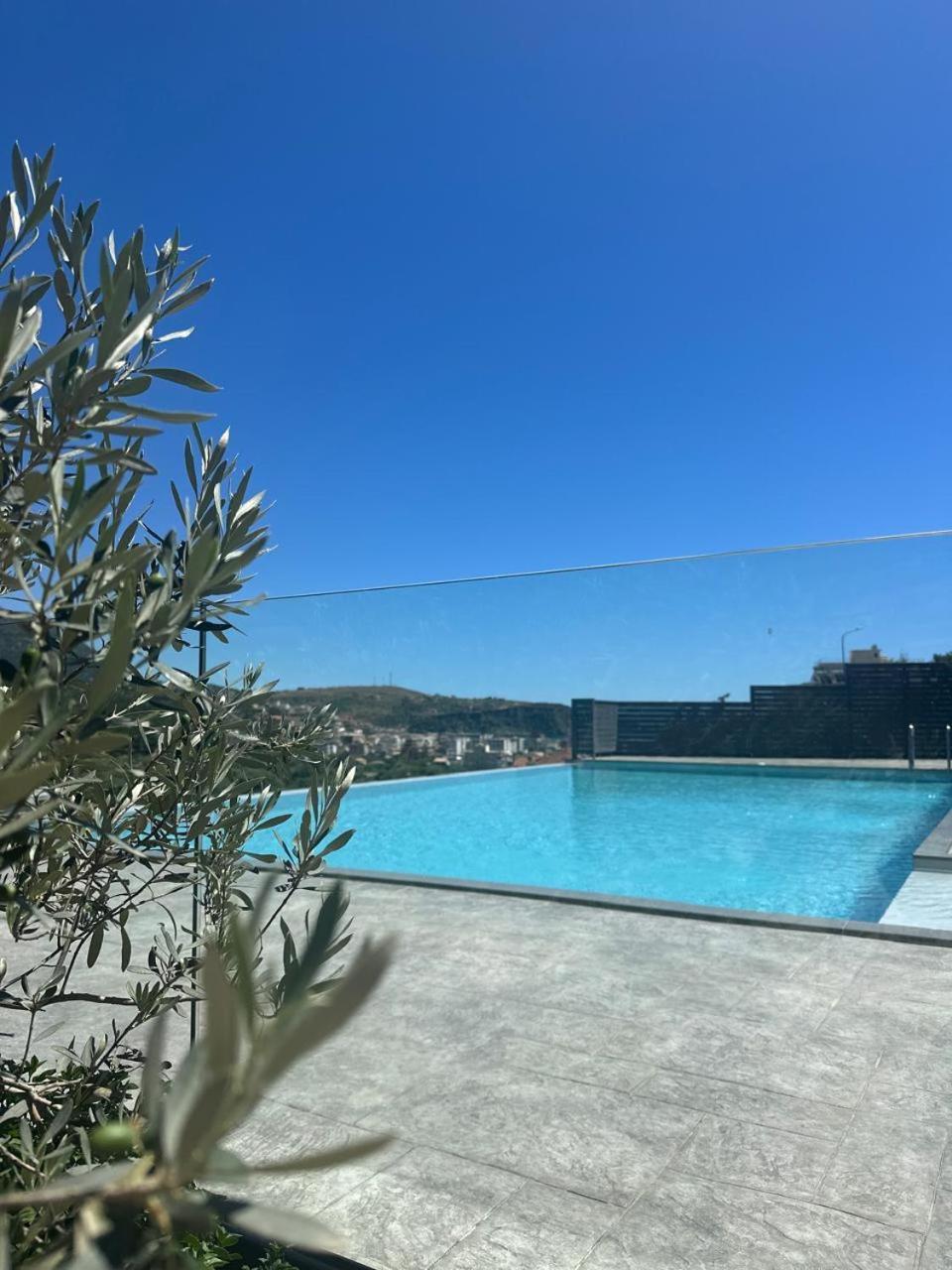Royal 1967 Bed & Breakfast Himare Bagian luar foto