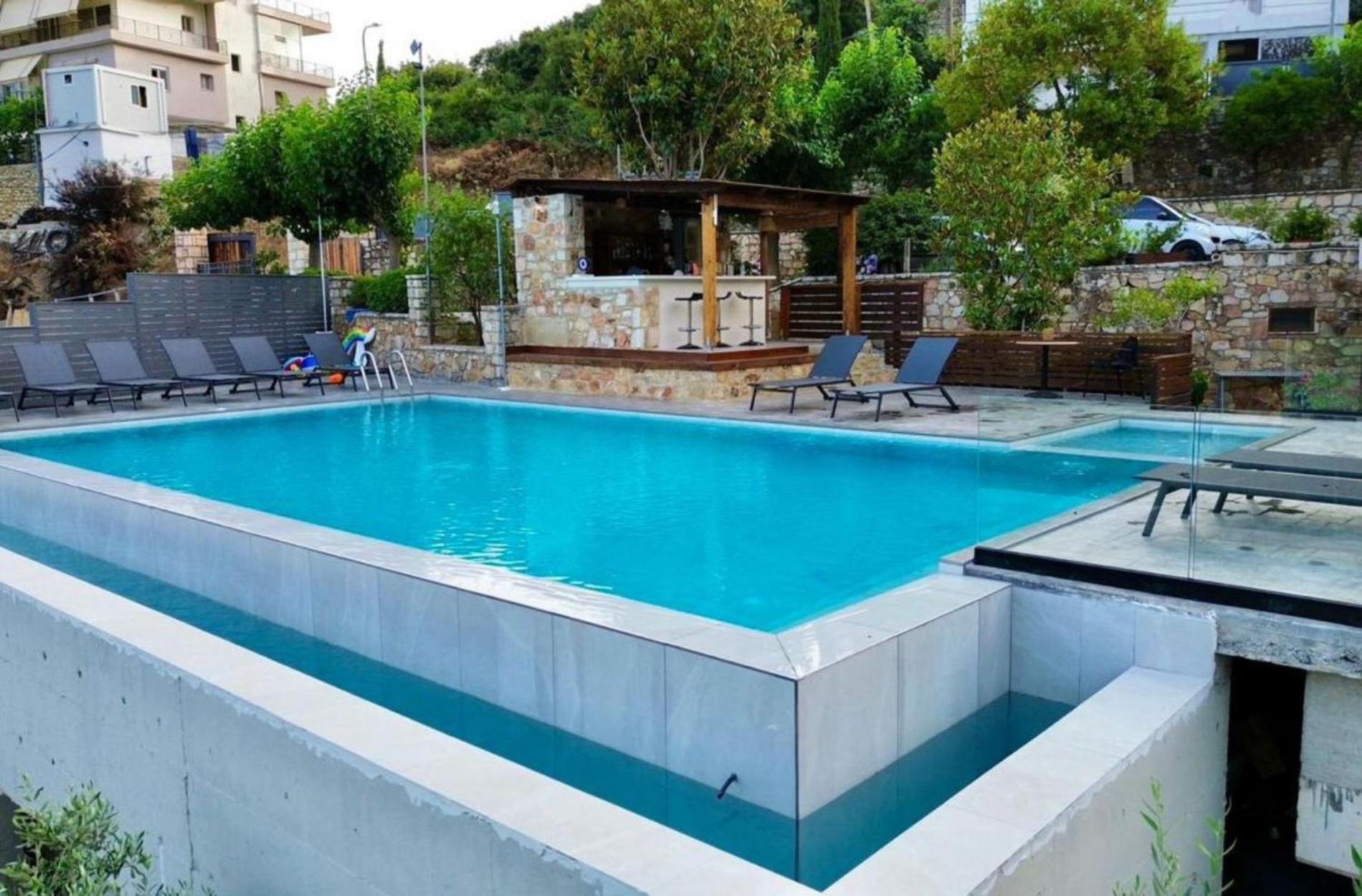 Royal 1967 Bed & Breakfast Himare Bagian luar foto